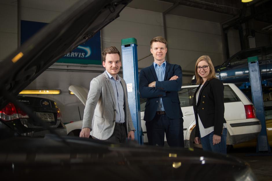 Autoanalitica | Avtor: Anže Petkovšek