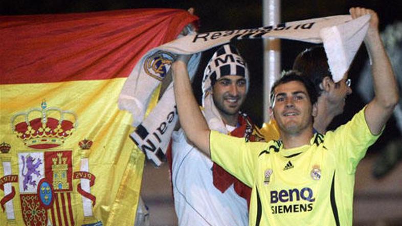 raul_casillas_action_main