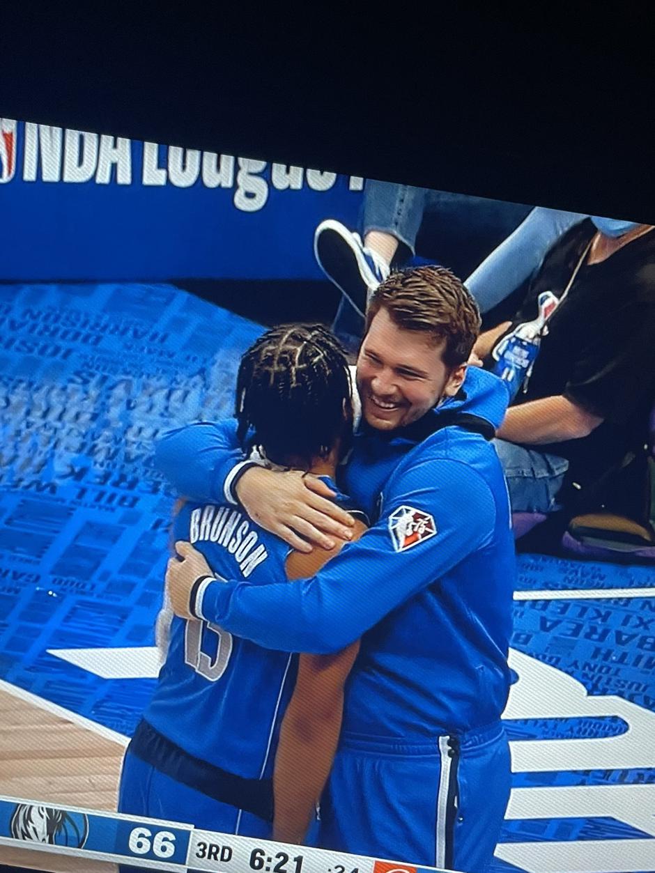 Jalen Brunson Luka Dončić | Avtor: Reševalni pas/Twitter