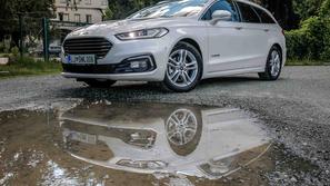 Ford Mondeo Hybrid