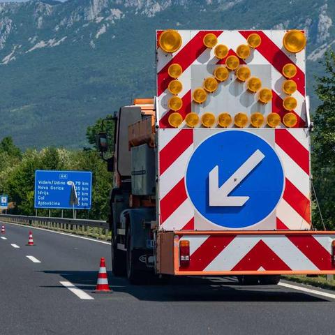 Dela na avtocesti, dars, prenova, delo, obnova, avtocesta
