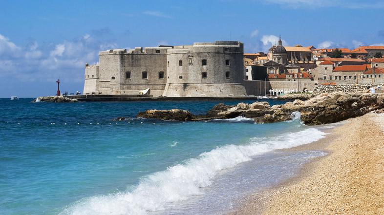 Turizem bodo spodbujali tudi s plačevanjem v evrih. (Foto: Shutterstock)