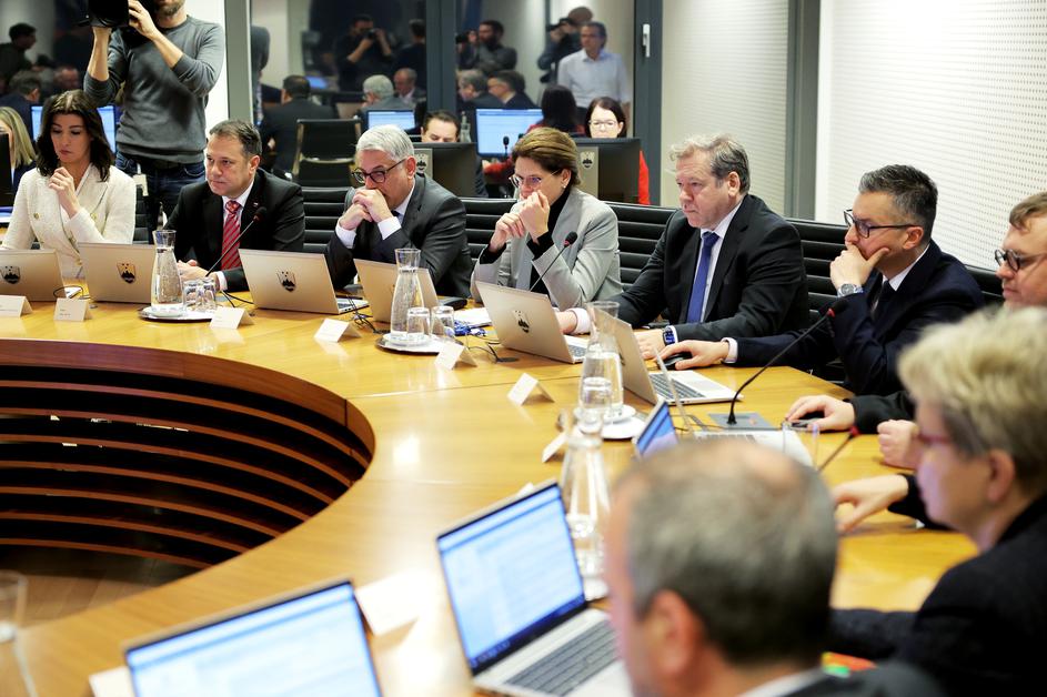 vlada Roberta Goloba v novi sestavi vlada republike Slovenije