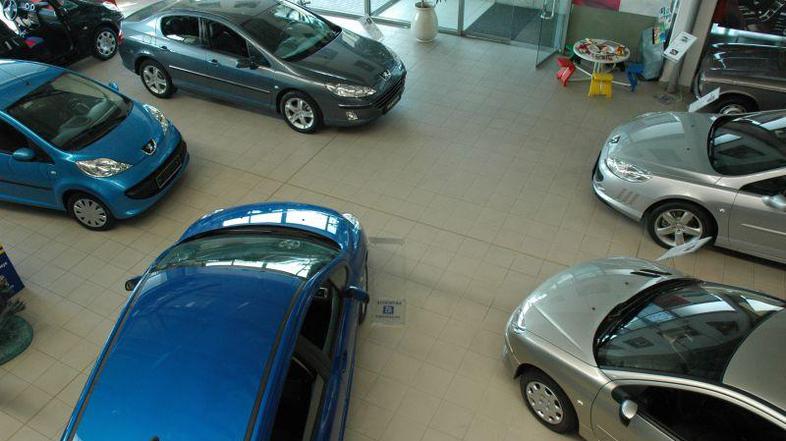 V spodnji tabeli gre za informativni izračun cen po spremembi DDV, ki pa se lahk