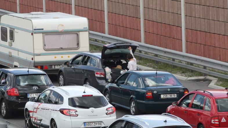 Gneča na mejnem prehodu Gruškovje.