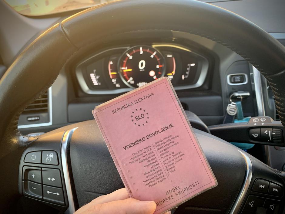 Vozniško dovoljenje | Avtor: Andrej Leban