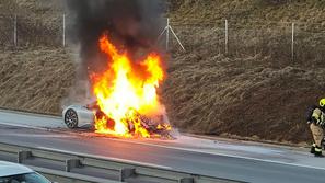 Požar na BMW i8