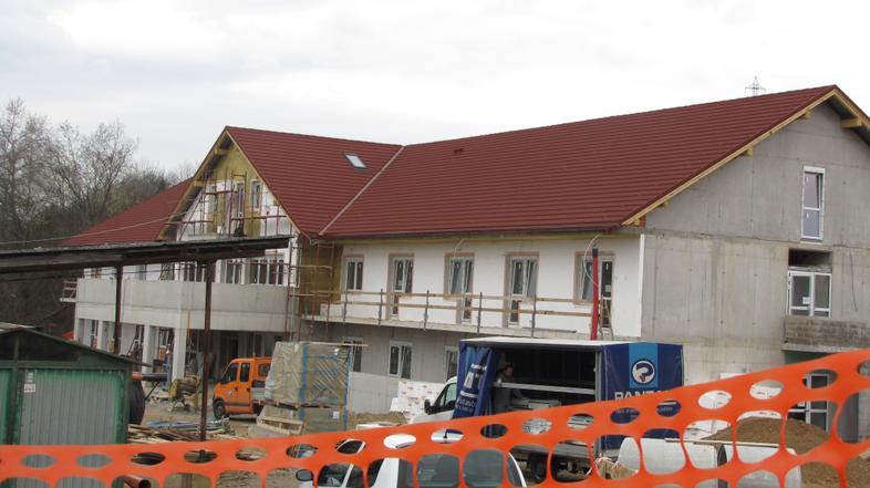 slovenija 10.03.14. dom starejsih metlika, gradbisce, podjetje cgp, foto: jerca 