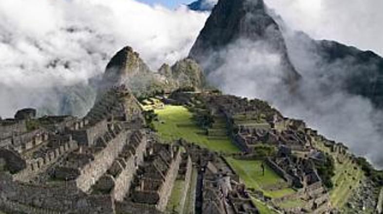 Machu Picchu nad dolino Urubambe je na seznamu najbolj ogroženih znamenitosti na
