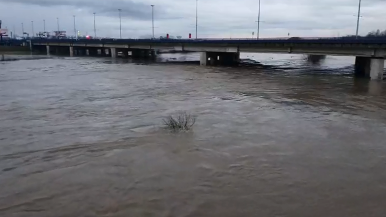 Visoka reka Sava pri Zagrebu