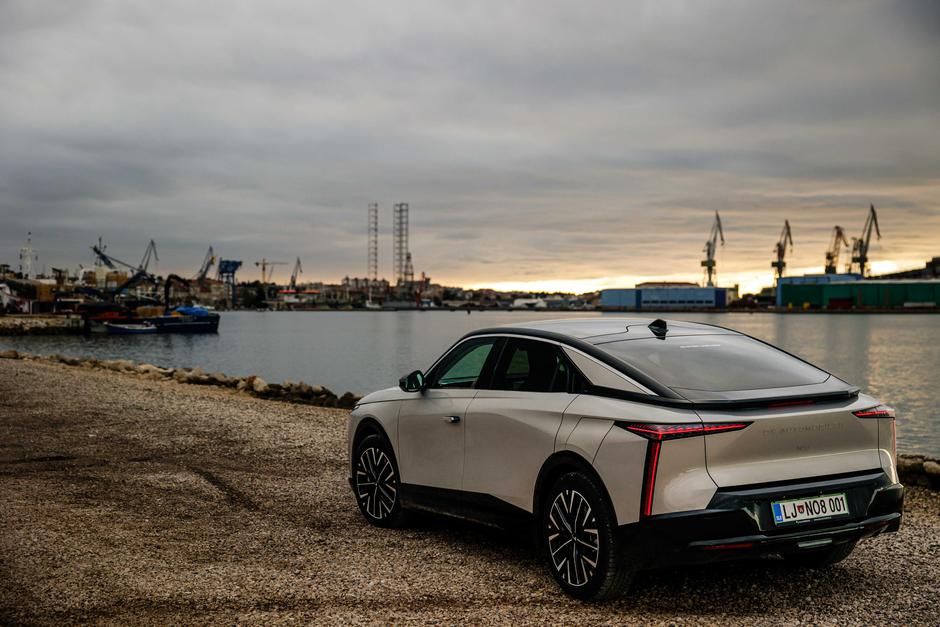 DS N°8 | Avtor: Saša Despot