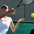 Wimbledon 2010 Marija Šarapova v akciji v prvem kolu.