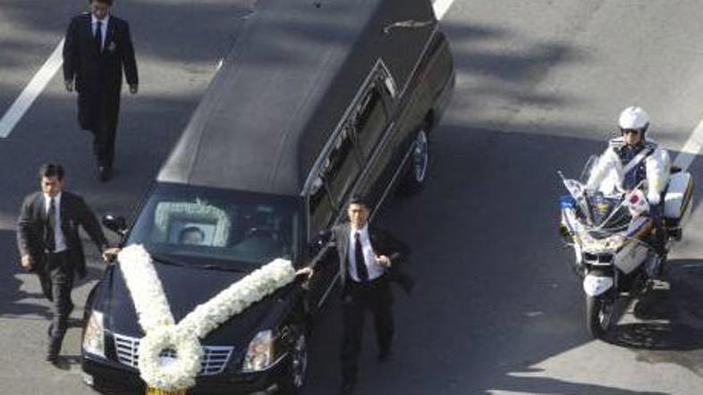 Zadnje slovo od južnokorejskega predsednika  Kim Dae Junga je na ulice Seula pri