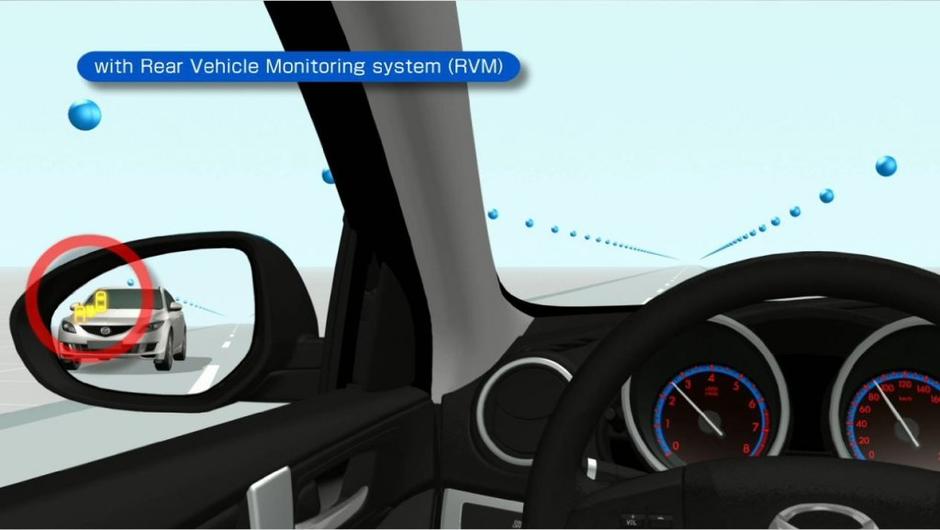 Sistem opozorila na vozilo v mrtvem kotu. | Avtor: Mazda