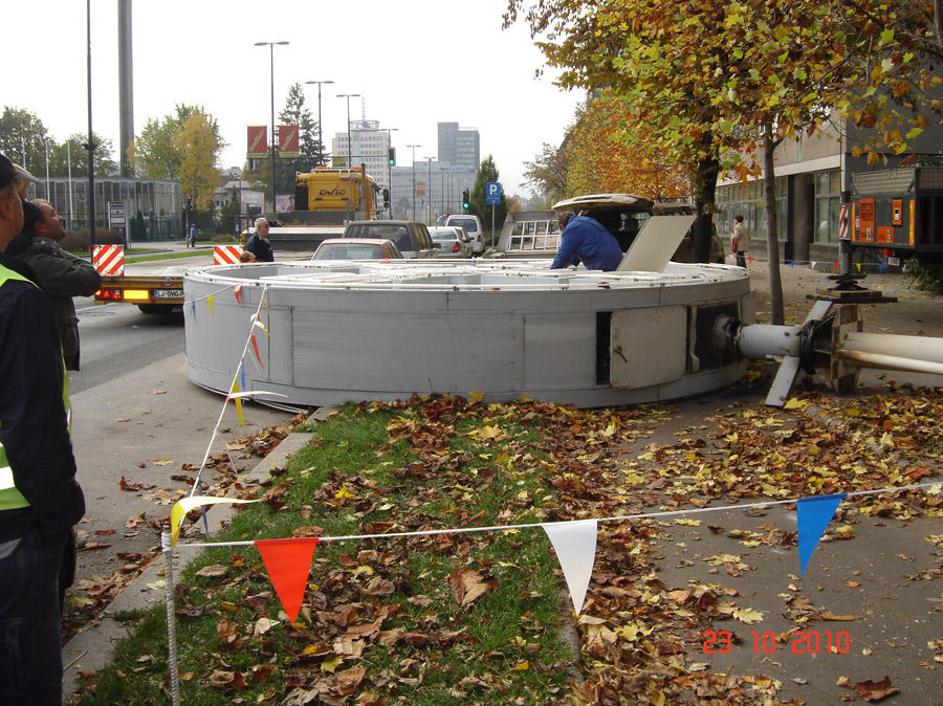reklamni napis, Bayer, celovška cesta, Ljubljana