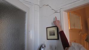 Slovenija 27.02.14, razpoke v stanovanju, razpoka, nestrokovna prenova, piran, f