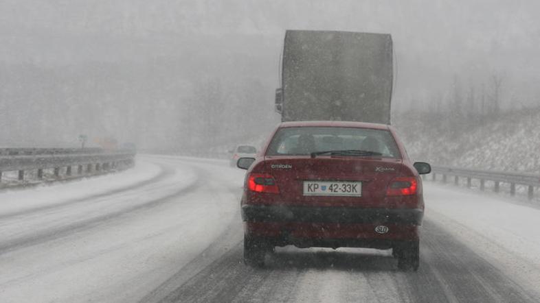 V ponedeljek bo snežilo na vzhodu države. (Foto: Dare Čekeliš)