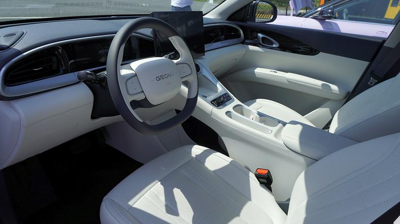 gelly EX2, geely E2