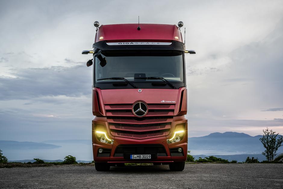 Mercedes-benz actros | Avtor: Daimler
