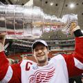 Nicklas Lidström je četrtič osvojil Stanleyjev pokal.