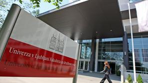 razno 14.05.08 fakulteta za druzbene vede, univerza, tabla, napis, stavba FDV; f