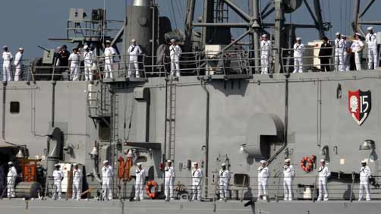 Kapitan ene od ladij je že dajal ukaz za streljanje na iranske ladje, ko so se t