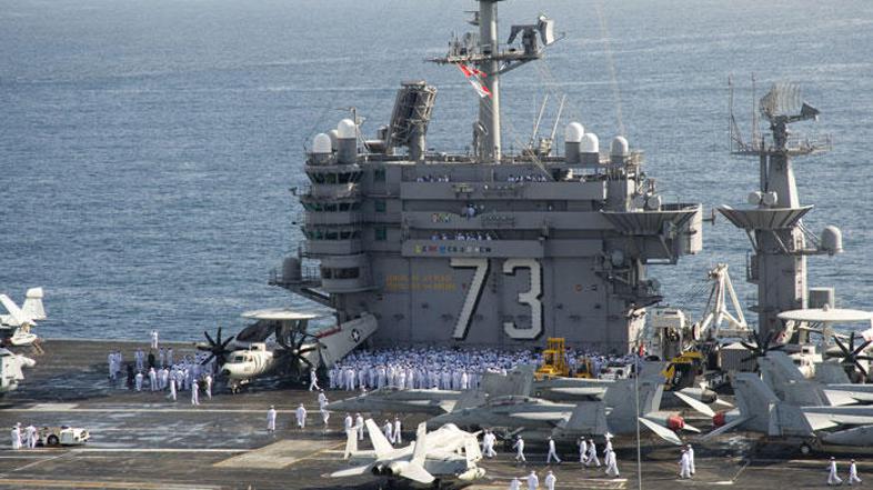 Ameriška letalonosilka George Washington, ki bo sodelovala na ameriško-korejskih