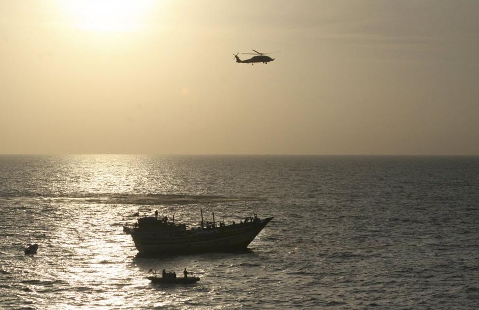 Američani reševali Irance, ki so jih ogrožali pirati v Arabskem morju. | Avtor: Reuters
