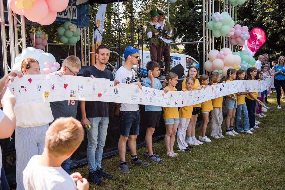 Dežela prijateljev, Robin HUD | Avtor: Cimet Studio