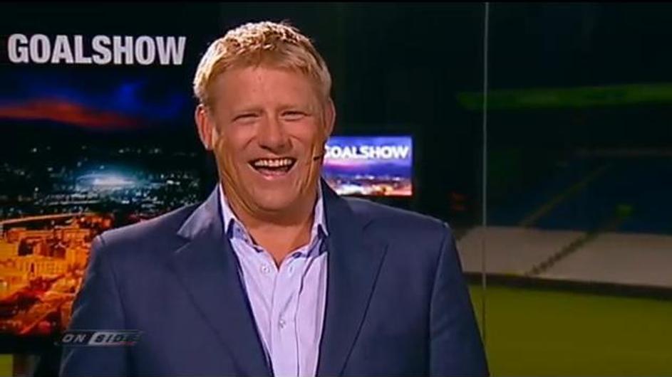 Takole se je nekontrolirano začel smejati Peter Schmeichel. (Foto: YouTube)