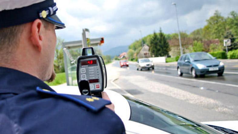 Voznik začetnik bo po plačani kazni znova sedel v avtošoli. (Foto: Jure Tomc)