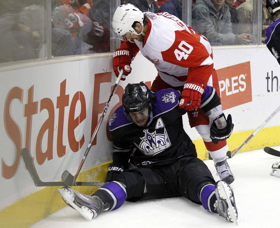 Kralji v nadaljevanju sezone ne bodo mogli računati na Kopitarjevo pomoč. (Foto: