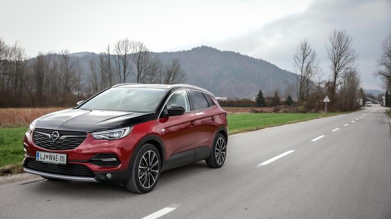 Opel Grandland X Hybrid4