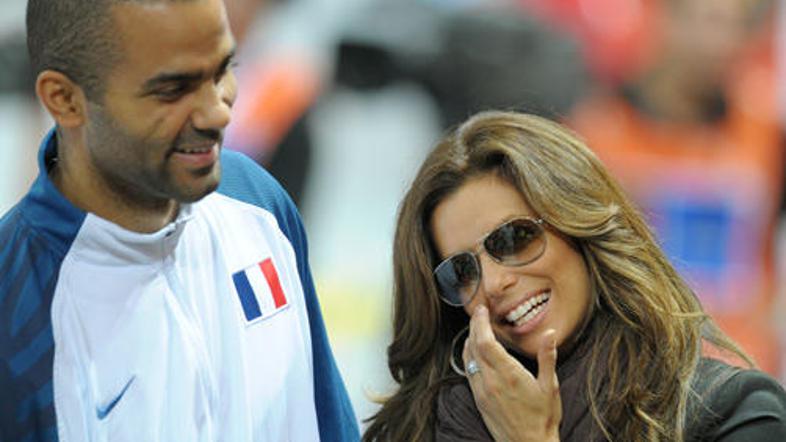 Parker tokrat ni stopil na parket, je pa polčas izkoristil za kratek klepet s so