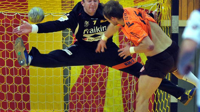 Jörg Lützelberger je bil najučinkovitejši igralec Gummersbacha. (Foto: EPA)