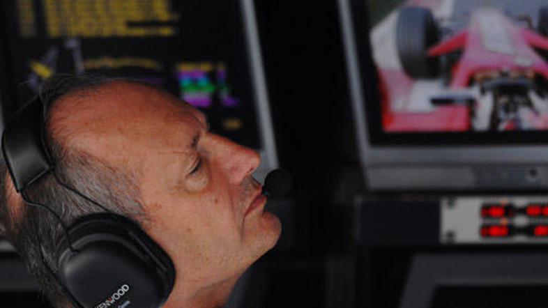 Moštvo Rona Dennisa se je po minuli sezoni opravičilo zaradi nezakonito pridoblj