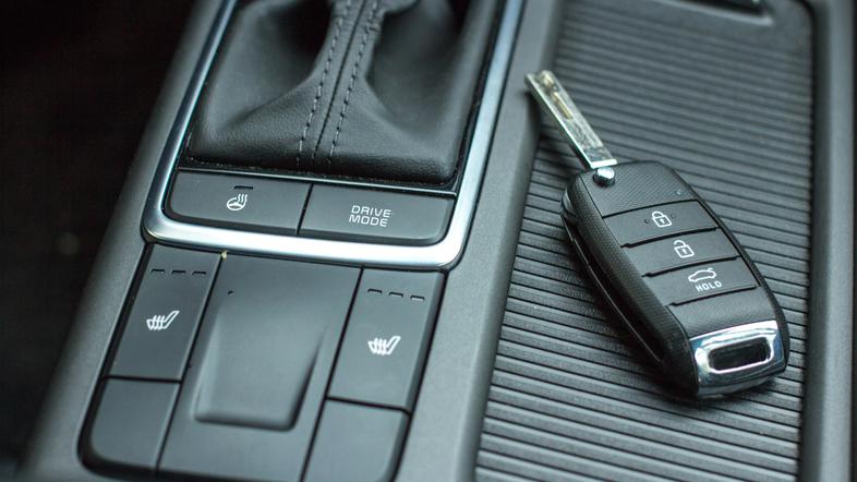 avtomobilski ključ daljinec