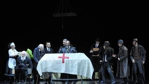 Muzikal Maratonci tečejo zadnji krog, ki ga je Gledališče na Terazijah v Križank