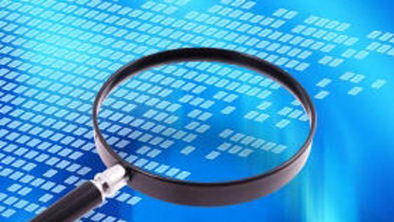 Poskušajte najti osebo, ki je povezana s podjetjem, kjer bi radi delali.