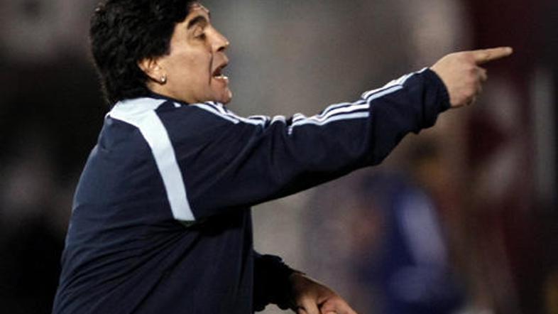 Napotki Maradone tudi tokrat niso obradili sadov.