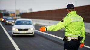 policija Slovenija zaščitne maske