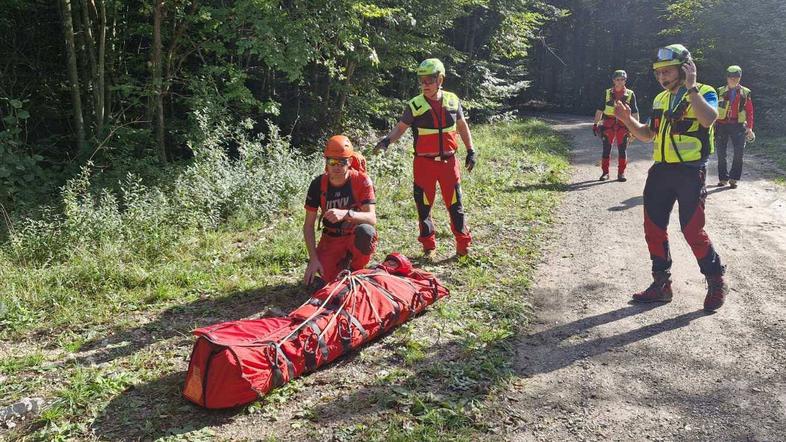 Reševanje gobarke s helikopterjem