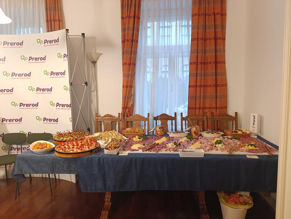 pogostitev prerod | Avtor: Žurnal24 