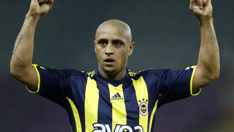 Roberto Carlos se bo pridružil Ronaldu. A tistemu iz Brazilije ... (Foto: EPA)