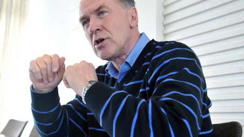 Sindikati po besedah Semoliča verjamejo, da se bo ustavno sodišče odločilo strok