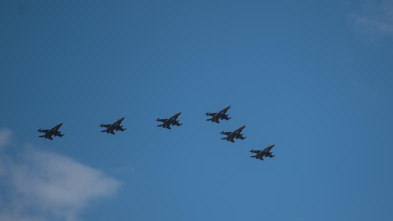 Prelet vojaških letal