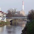 V Ljubljanici na so območju Fužin našli moško truplo.