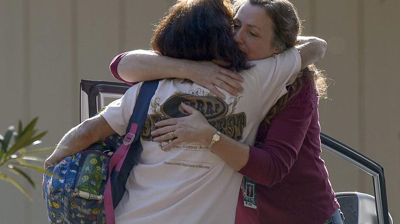 Streljanje pred šolo