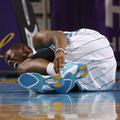 Chris Paul v bolečinah, potem ko je nerodno pristal in si poškodoval gleženj. V 