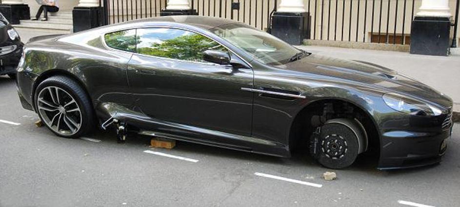 Aston Martin DBS